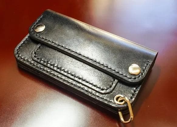 新喜皮革　ホースバット トラッカーウォレット 手縫い ミドル 馬革