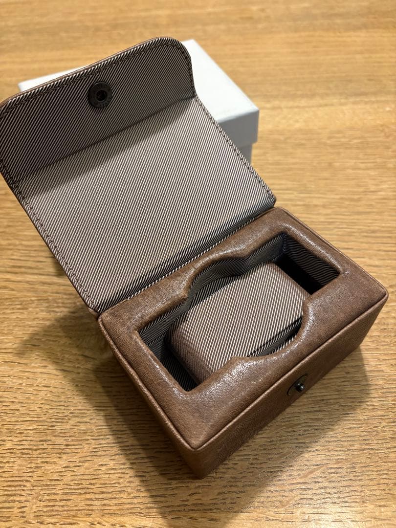 ブルネロクチネリ×スカトラ・デル・テンポの高級腕時計ケース