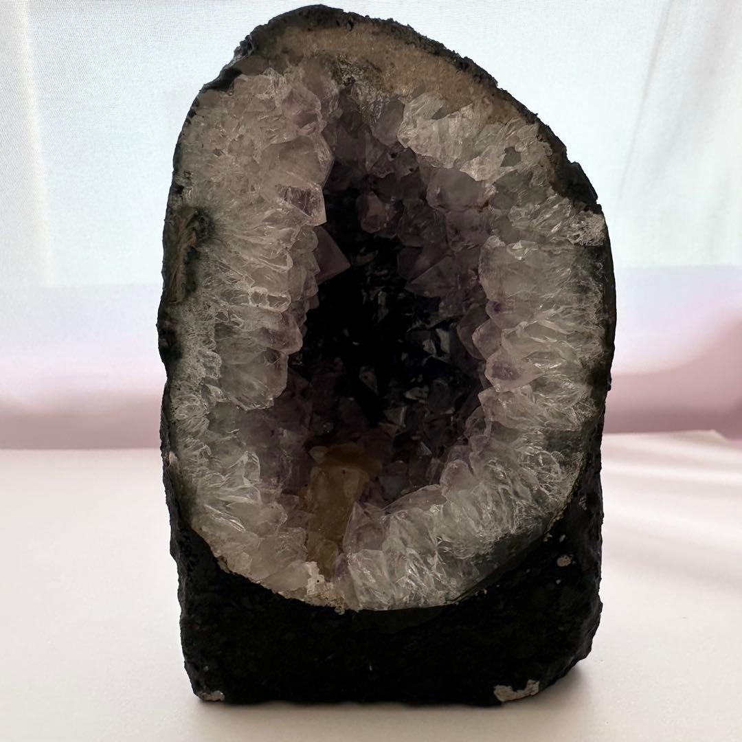 【土日セール　18800→12800】アメジストドーム　629g 虹だらけ　財運