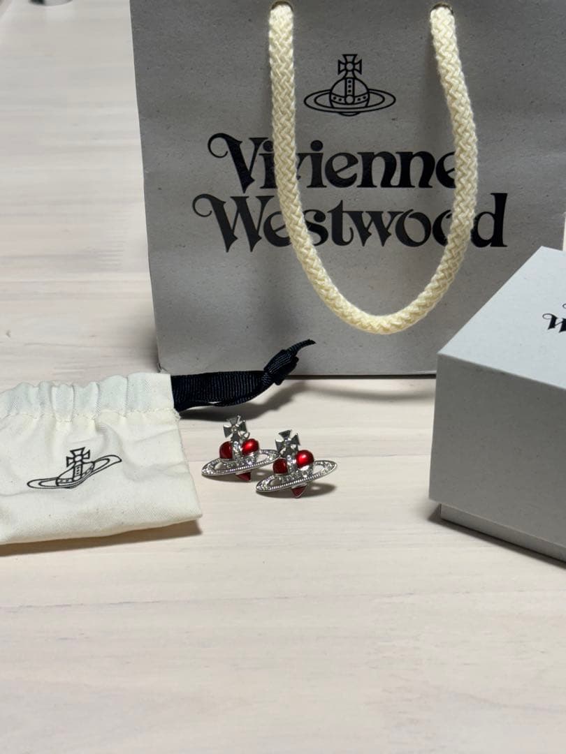 【保証書】Vivienne Westwood ハートピアス　ディアマンテ　レッド