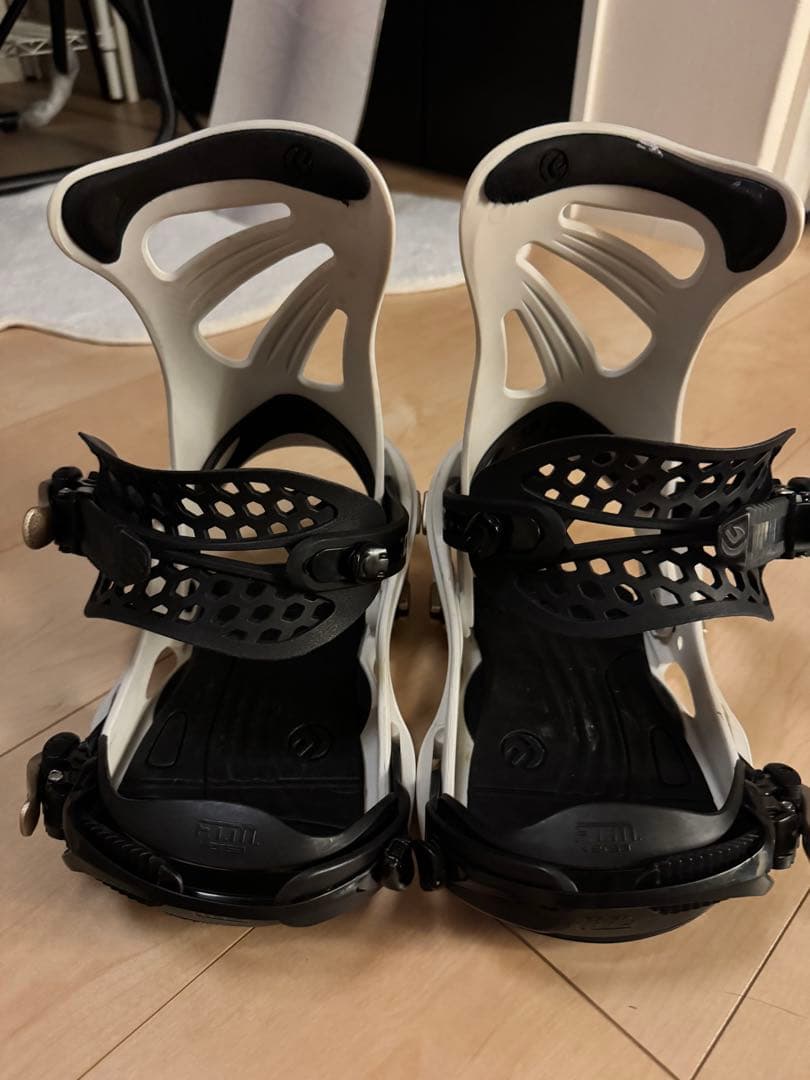 FLUX DSL 20-21モデル スノーボード ビンディング　Sサイズ