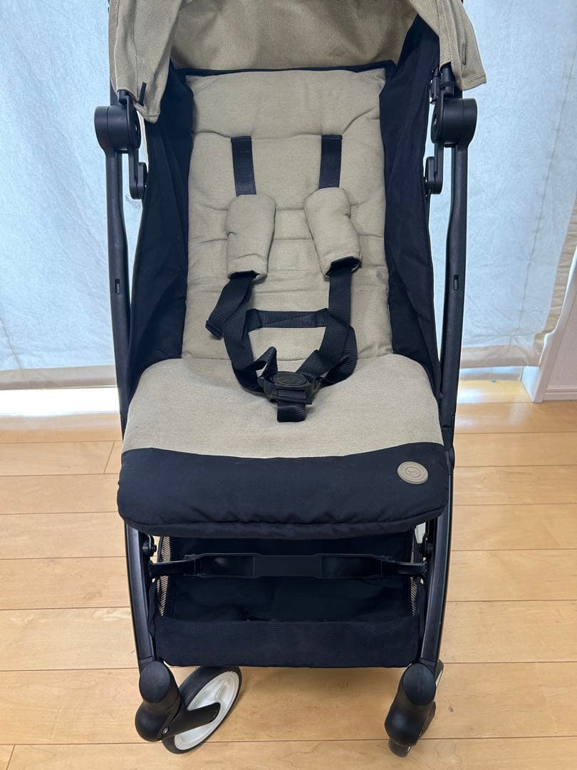 サイベックス　リベル　クラシックベージュ 軽量折りたたみベビーカー ベージュ・黒