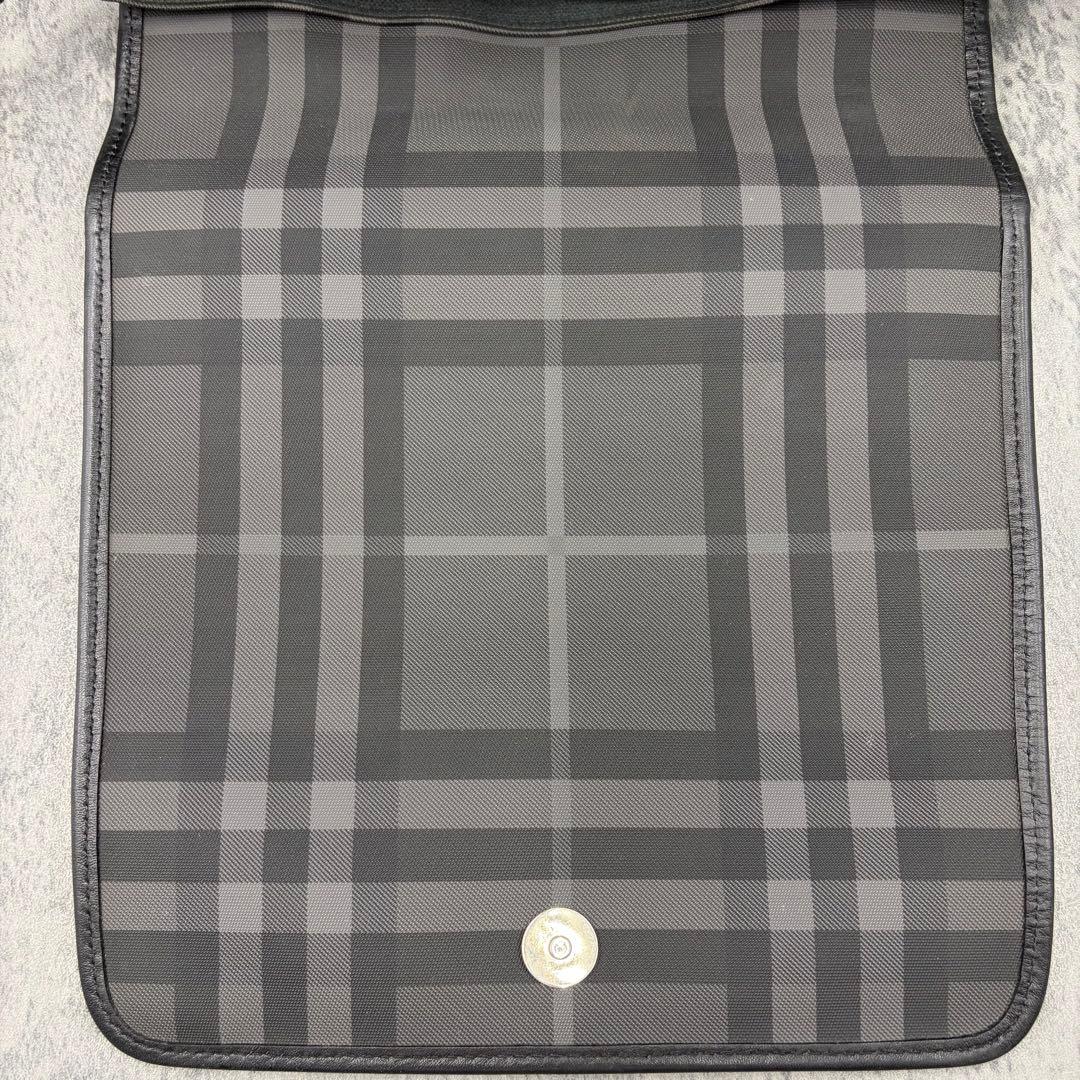 バーバリーロンドン メガチェック メッセンジャーバッグ レザー ナイロン 肩掛け