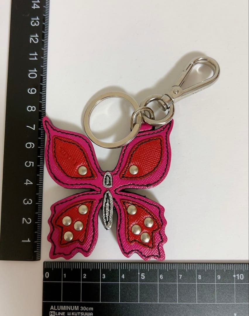 プラダ　PRADA キーホルダー　バタフライ　蝶　SAFFIANO