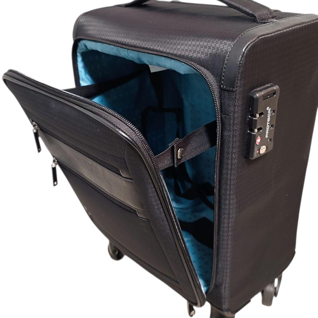 美品 プロテカ 超軽量 ソフトキャリーケース Feena 18L 1.7kg