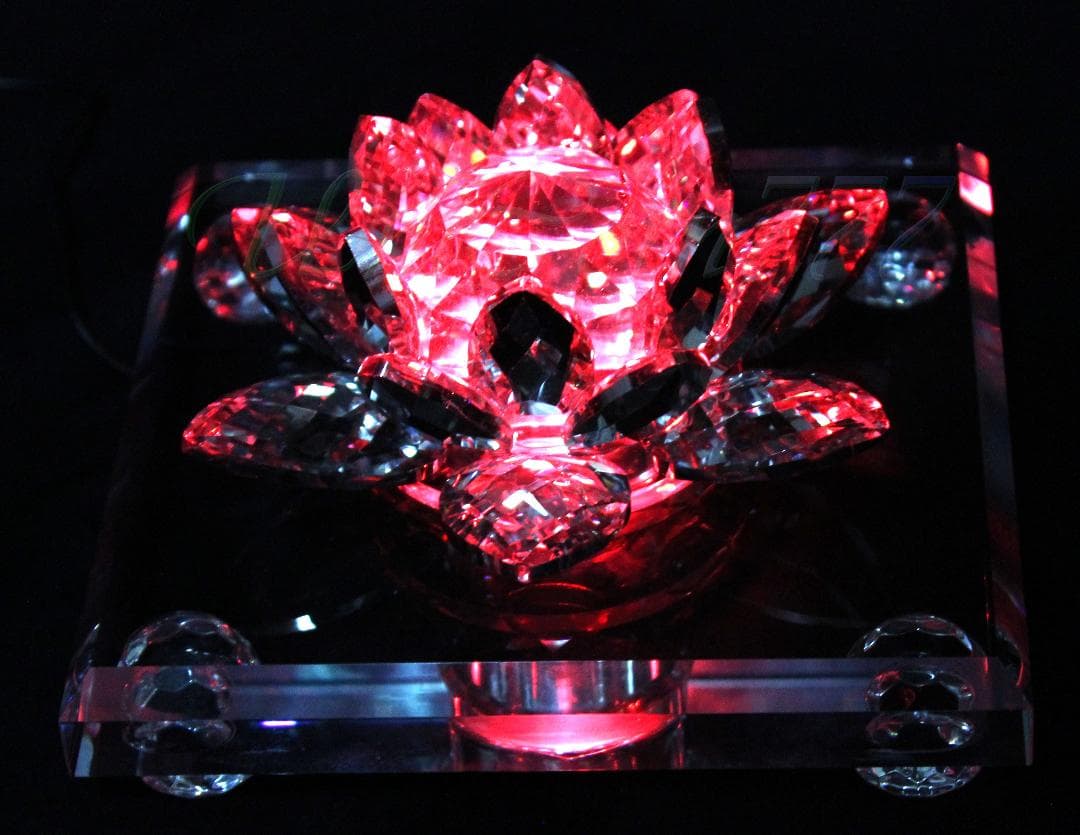 極彩色に輝くクリスタルフラワー