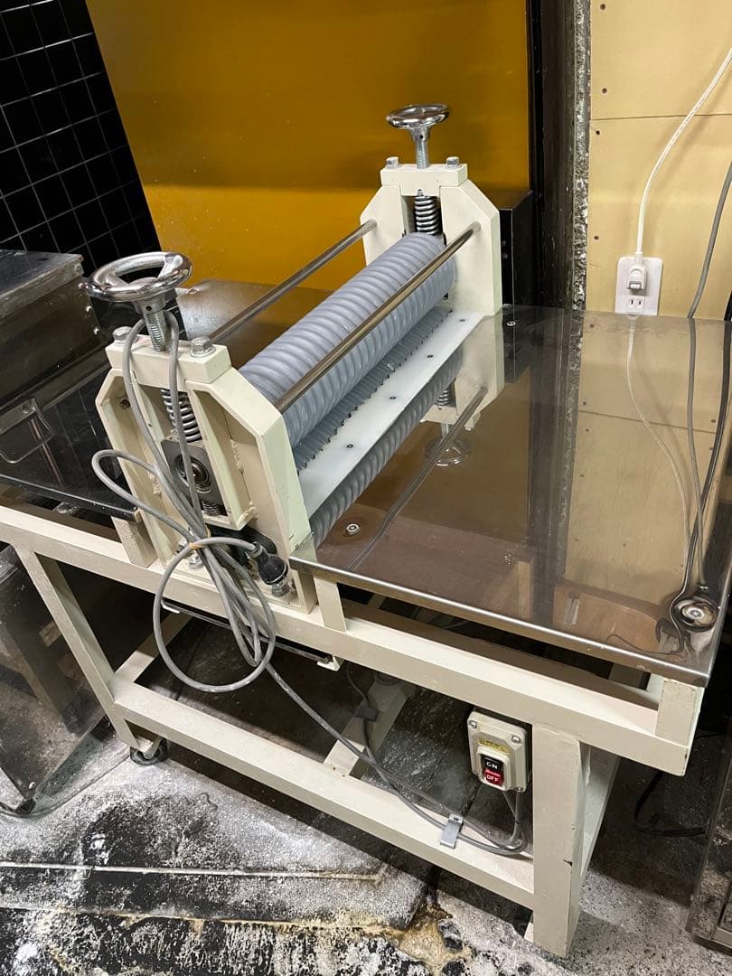 手打式製麺機　うどんローラー　波ロール横型　福井工作所