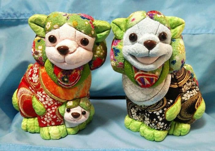 木目込み人形　シーサー家族(緑)