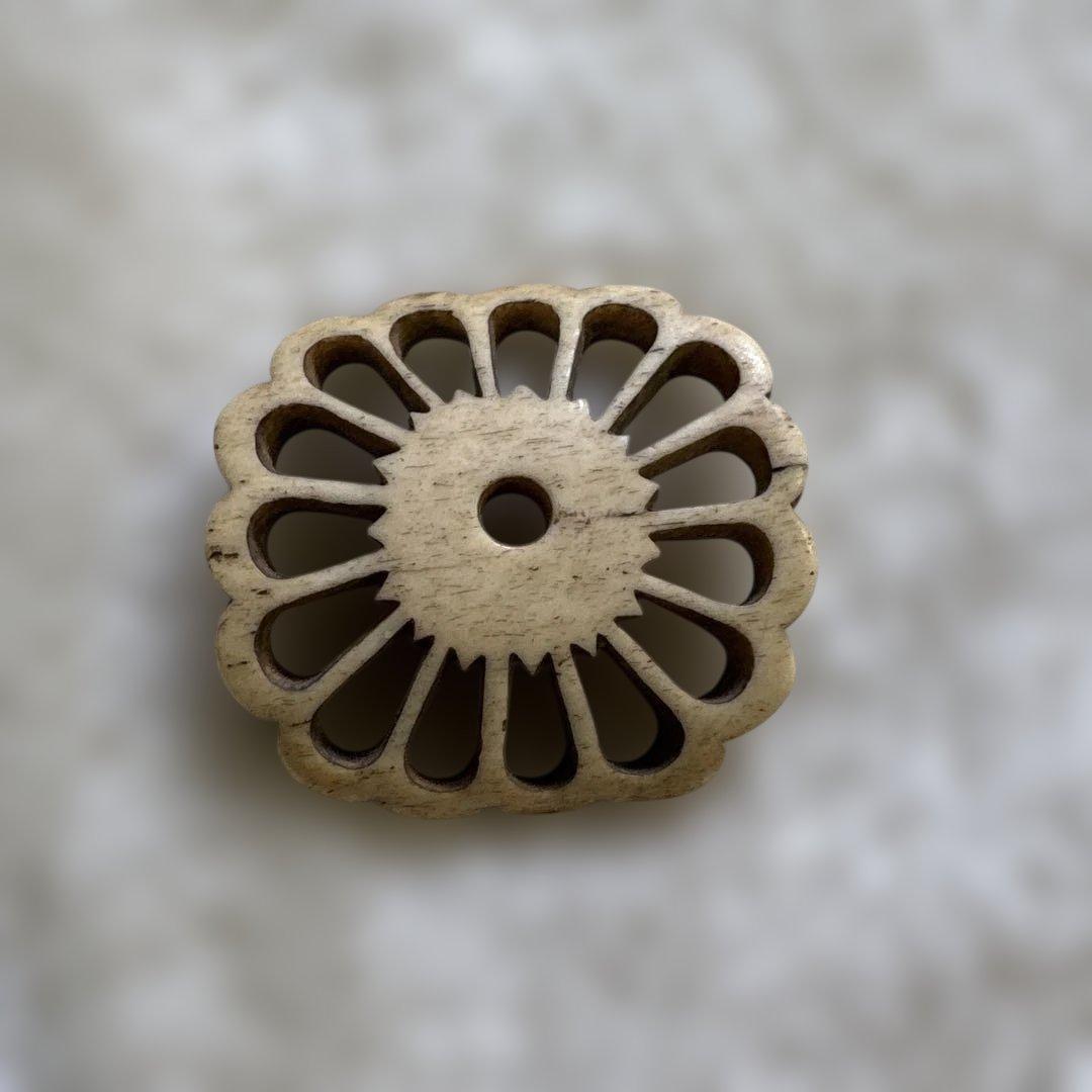 根付　角？　骨？　貝？