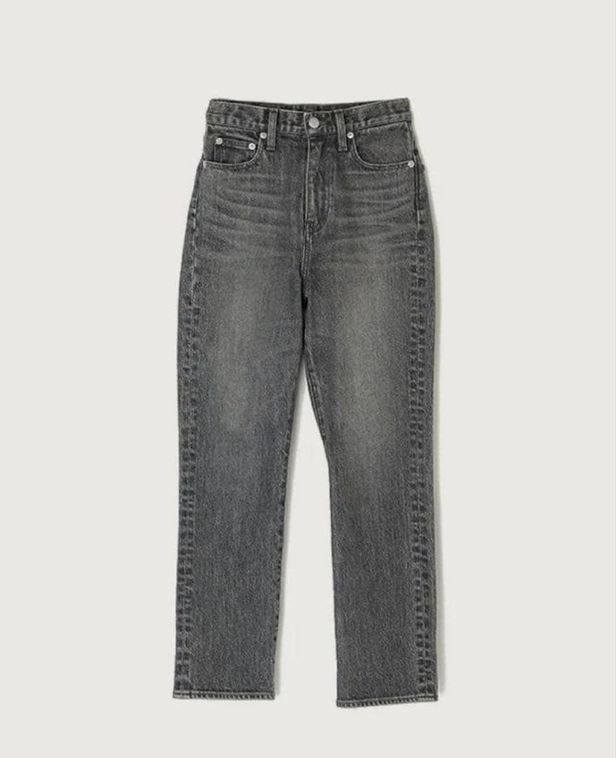 アニュアンス　スリムストレートデニム