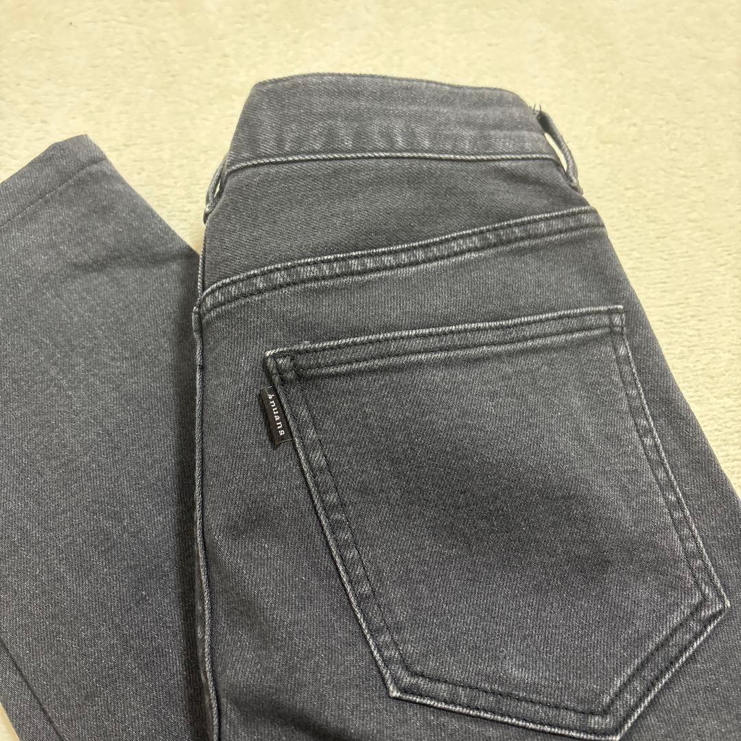 アニュアンス　スリムストレートデニム