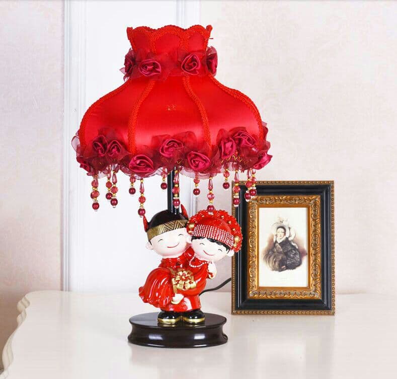 電気スタンドの寝室のロマンチックな色は輝度を調節します