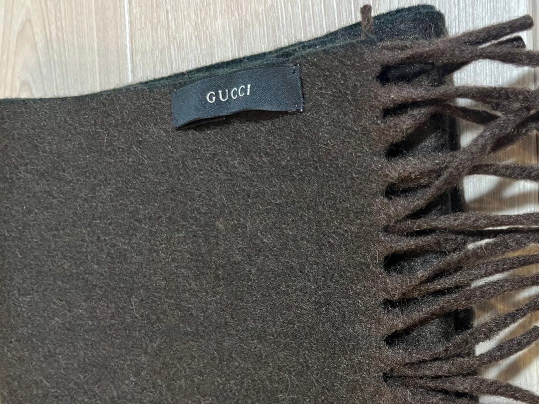 GUCCI ダークブラウン マフラー