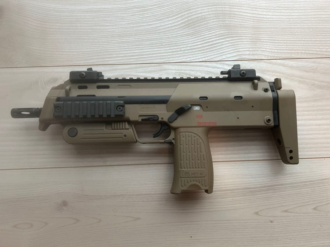 東京マルイ　MP7A1 タンカラー　ガスブローバック　co2外部ソース付き