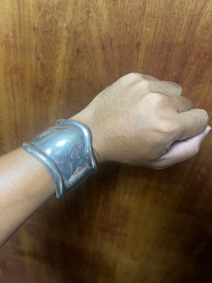 左/ティファニー/スターリングシルバー/ボーンカフ/ミディアム/エルサペレッティ