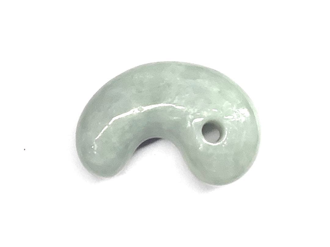 お身近に✳品質*価格に自信の糸魚川翡翠勾玉　守護石*お守りに　鑑別書取得の本物を