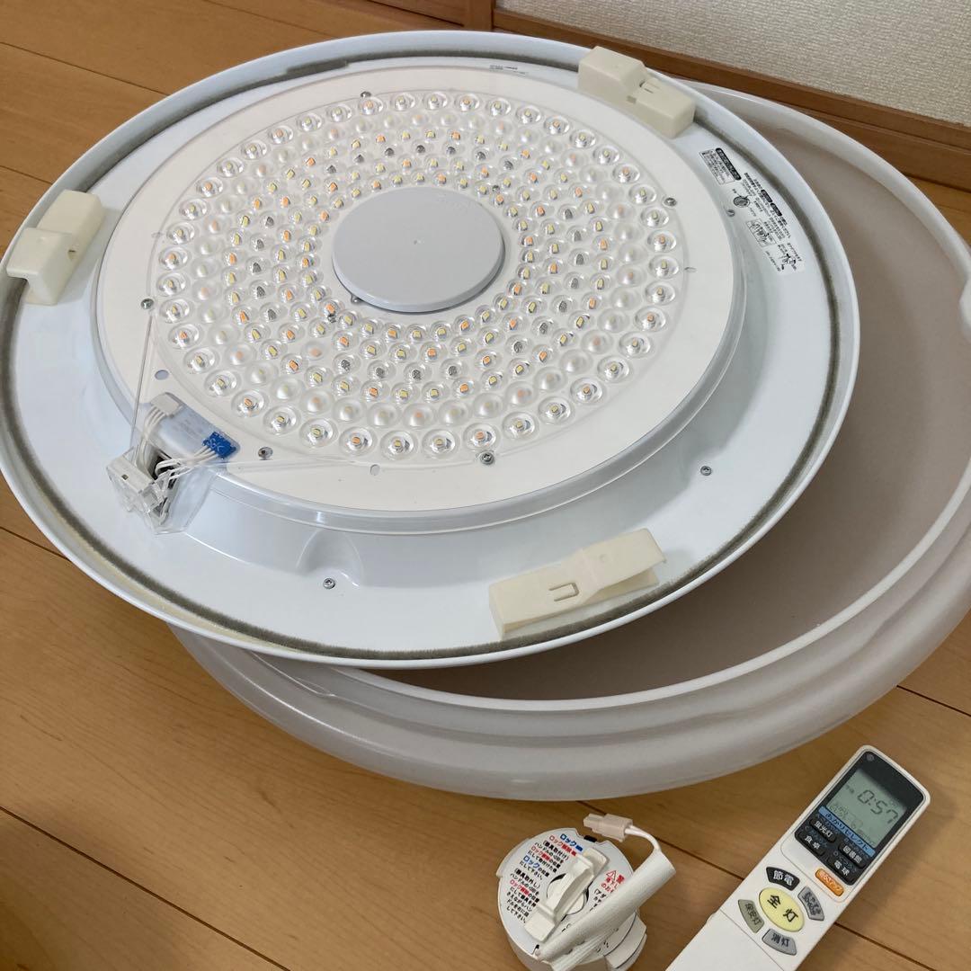 日立　LEDシーリングライト　8畳用