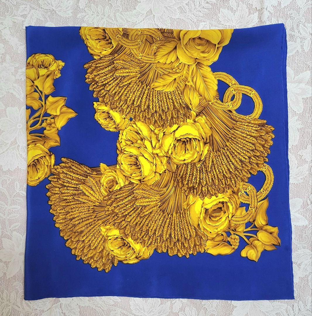 【 CHANEL 】シャネル　ヴィンテージ シルク スカーフ ココマークチェーン