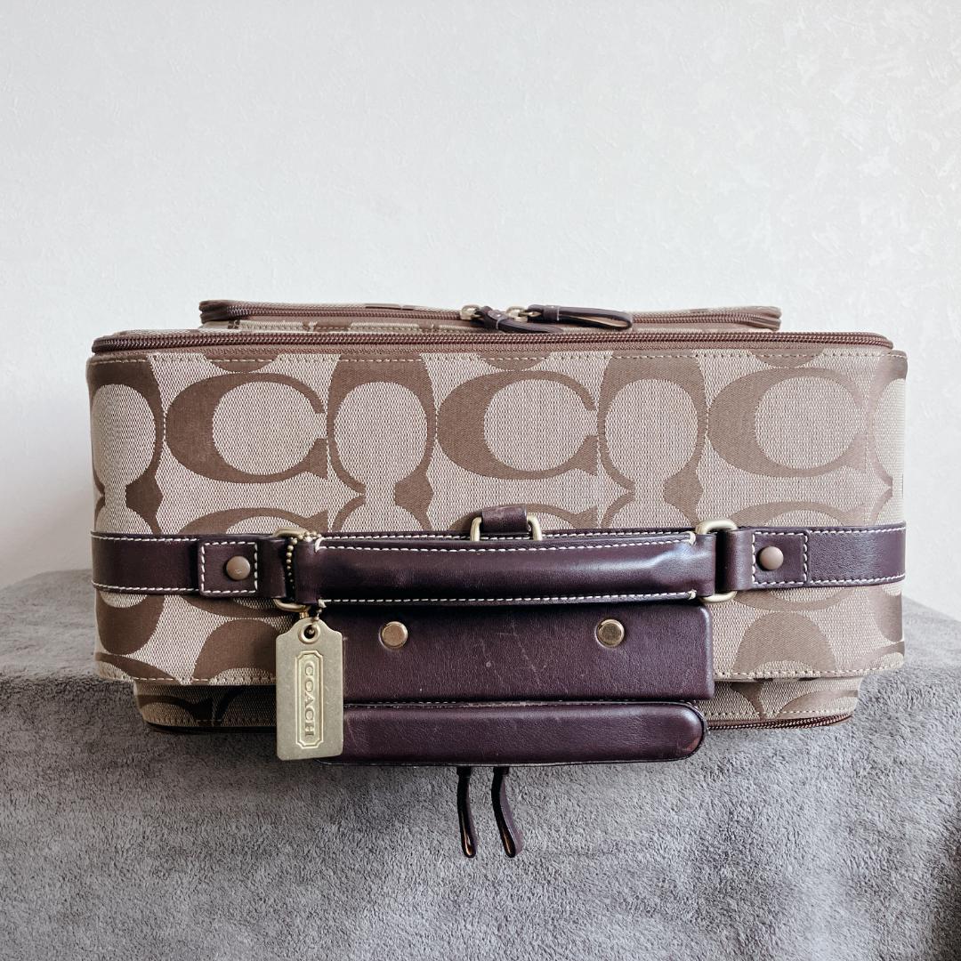イブちゃん　COACH コーチ　キャリーケース スーツケースシグネチャー
