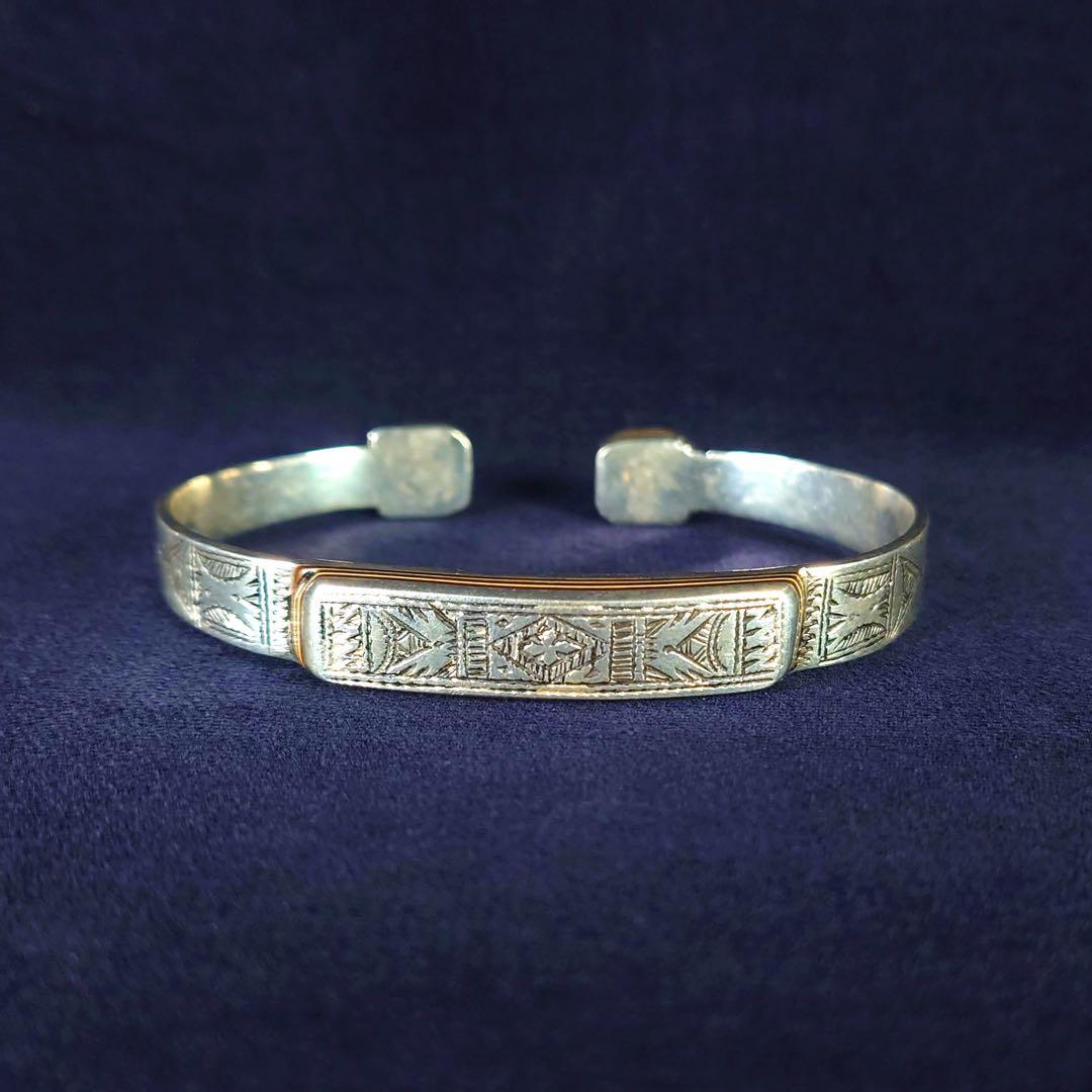 【モロッコ直輸入】トゥアレグ黒檀入りシルバーバングル