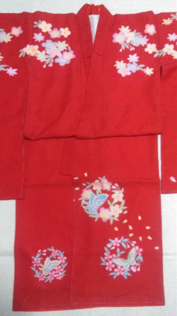 七五三　女の子　7歳　着物　四ッ身　祝い着　七才　赤　桜　蝶　卒園式