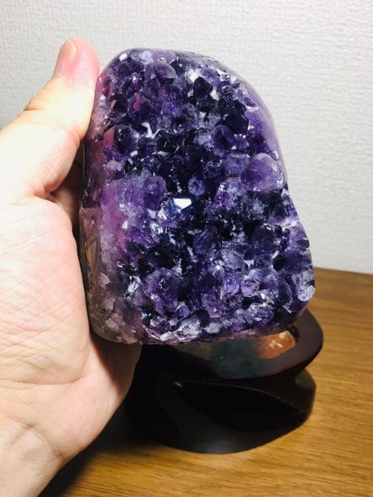 新品　高品質アメジストドームミニクラスター(ウルグアイ産) 台座込み 共生　希少