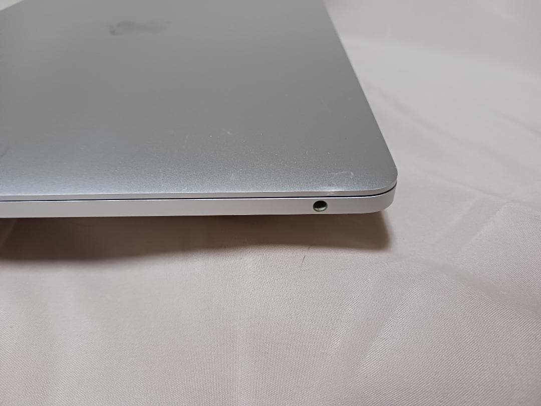 MacBook Pro（13-inch, 2016, 3T 2P）A1708　銀