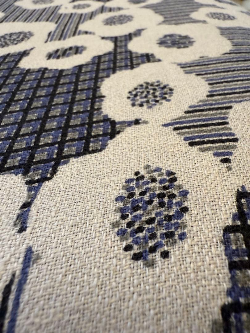 ミナペルホネン使用スツール　オットマンハンス.j.ウェグナーデザインリプロダクト