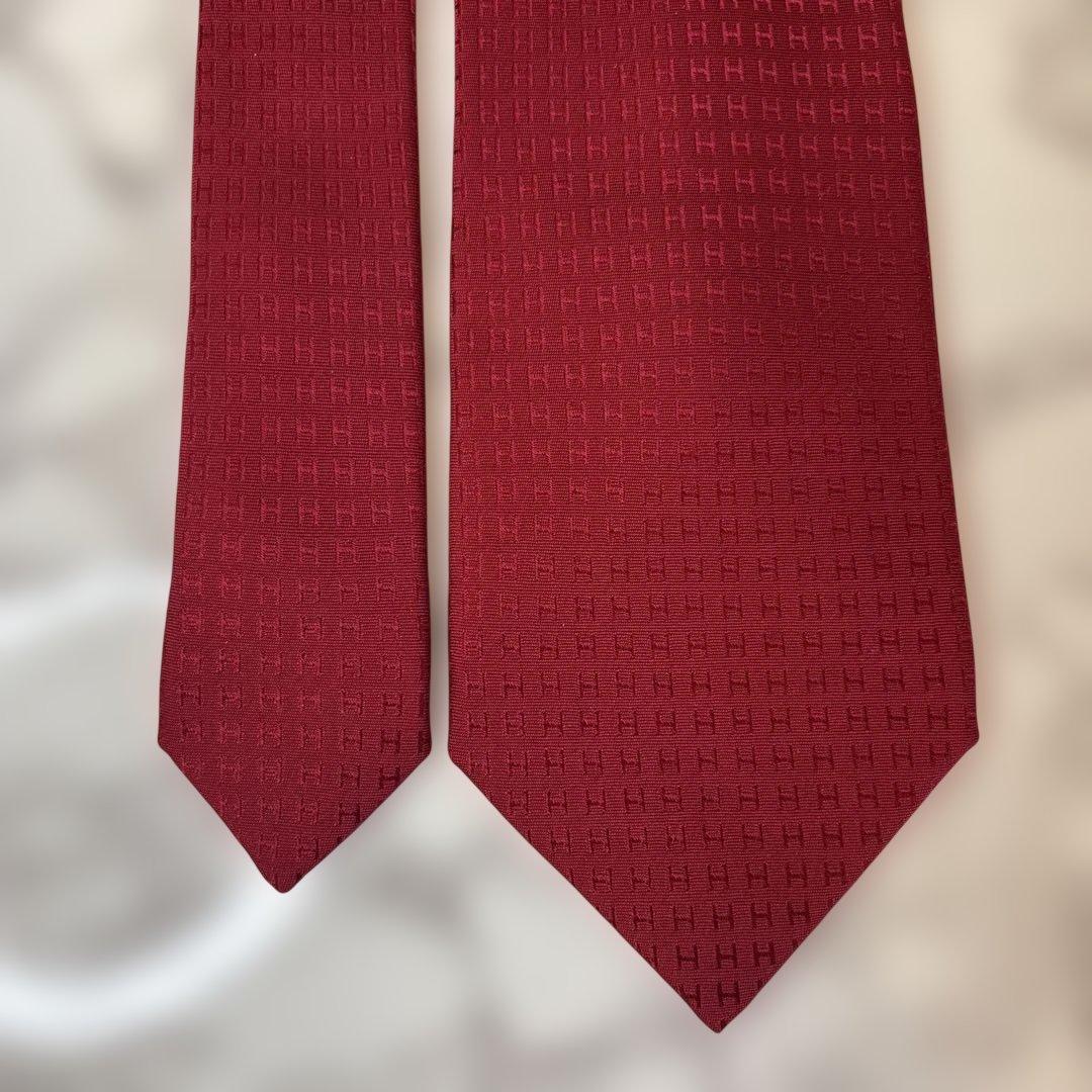 【美品✨】HERMES ネクタイ　レッド　赤　ファソネ　H柄　刺繍　総柄