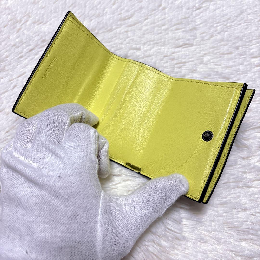 ⭐︎極美品⭐︎バレンシアガ エッセンシャル 三つ折り財布 レザー ブラック イエロー