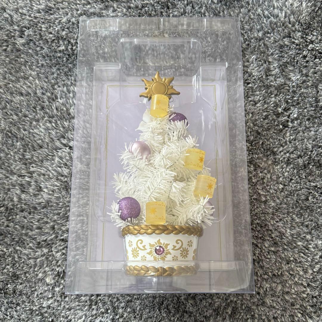 塔の上のラプンツェル ツリー ライトアップ Rapunzel Christmas