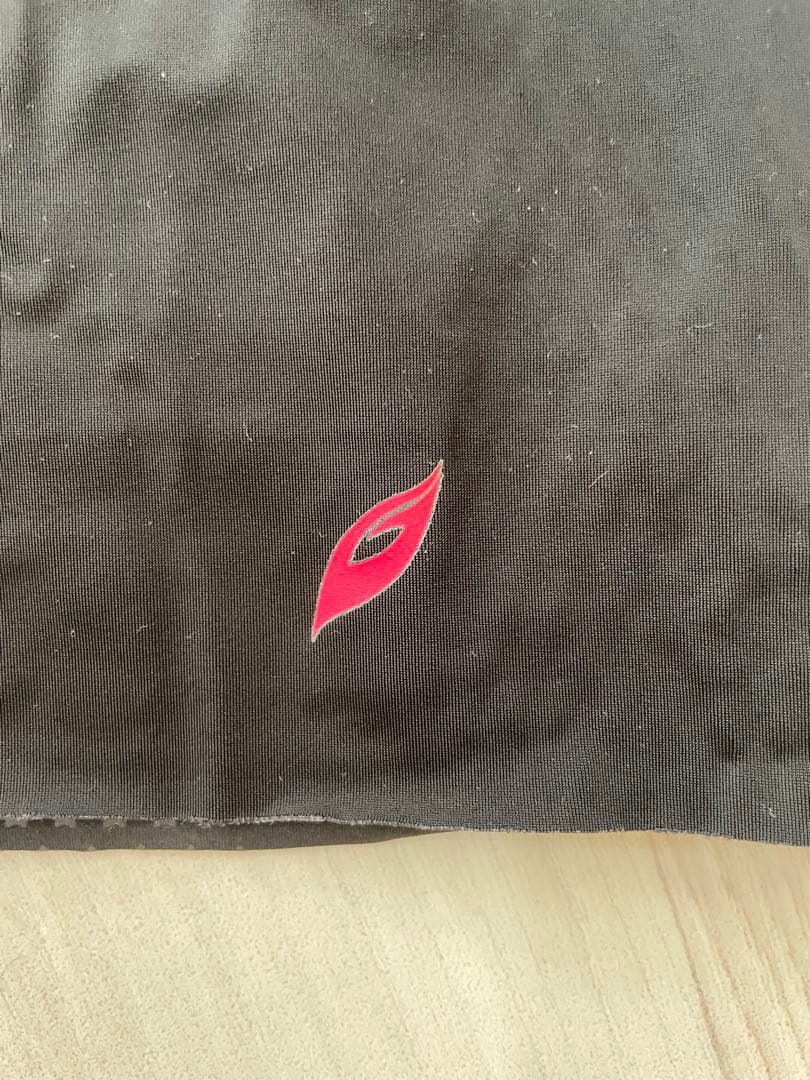 グラントイーワンズ　黒タンクトップ