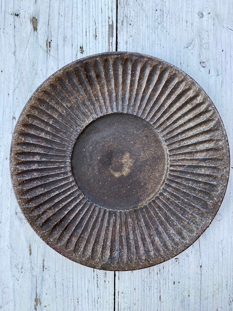 【新品未使用/稀少】　宇田康介　大皿　鉄釉しのぎプレート　8寸皿　入手困難