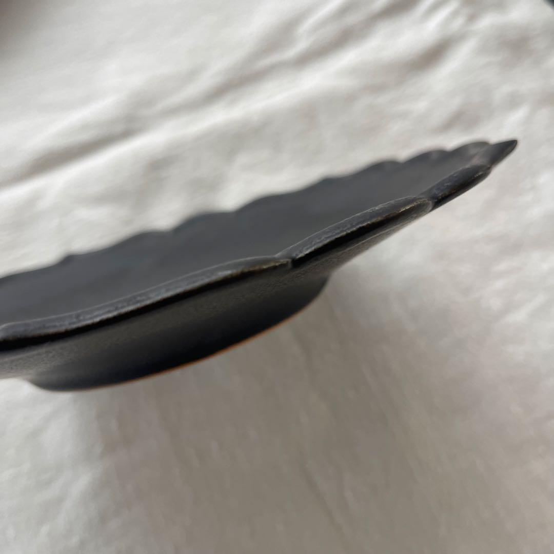 人気作家 木下和美さんの黒釉輪花プレート2枚セット