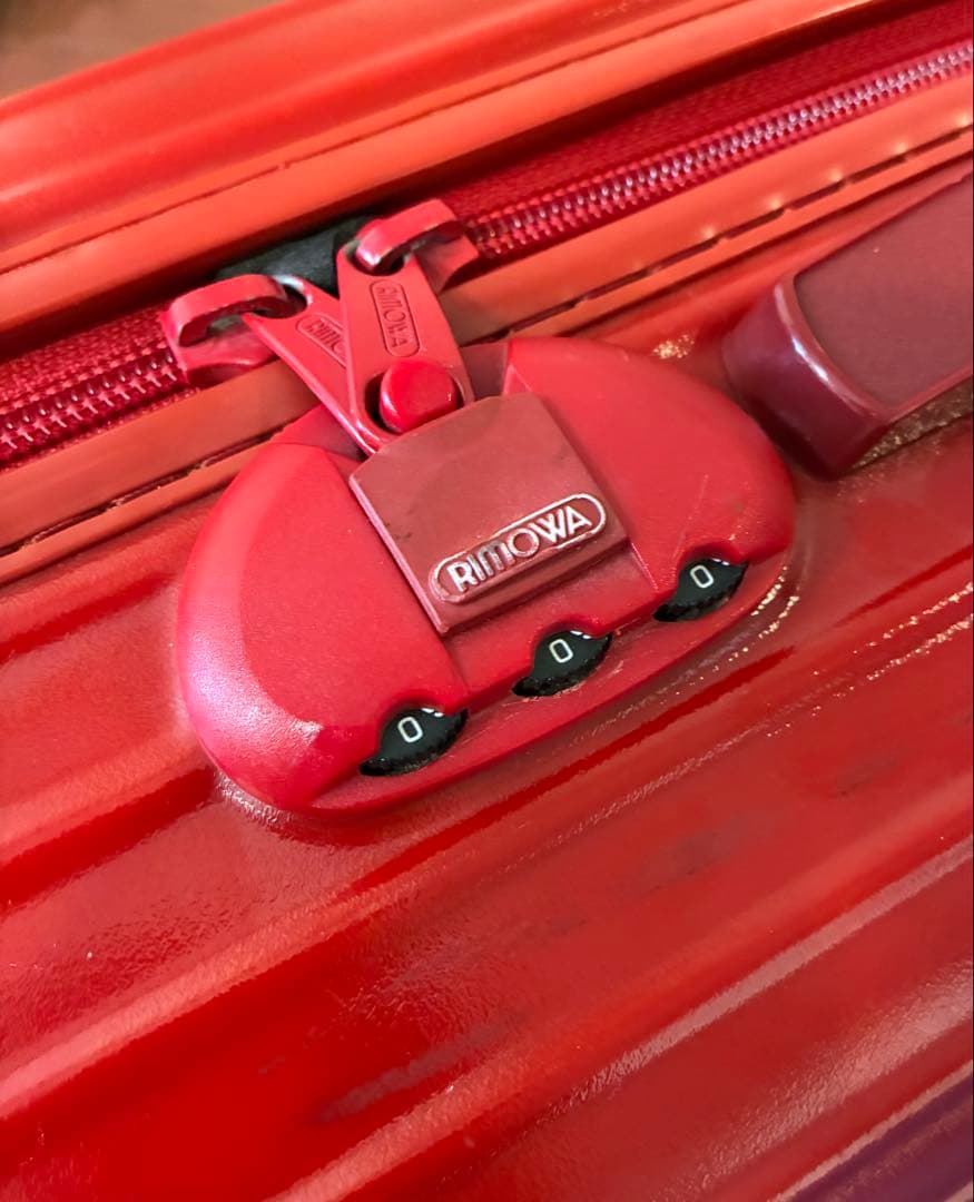 お値下げ！中古 RIMOWA レッド 機内持込可 キャリーケース 855.52
