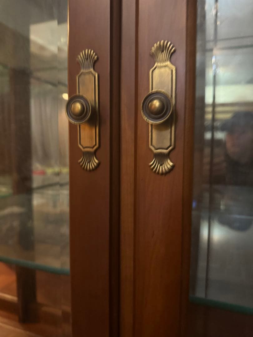 未使用　イーセンアーレン　キャビネット　棚　アンティーク　サイドボード　食器棚