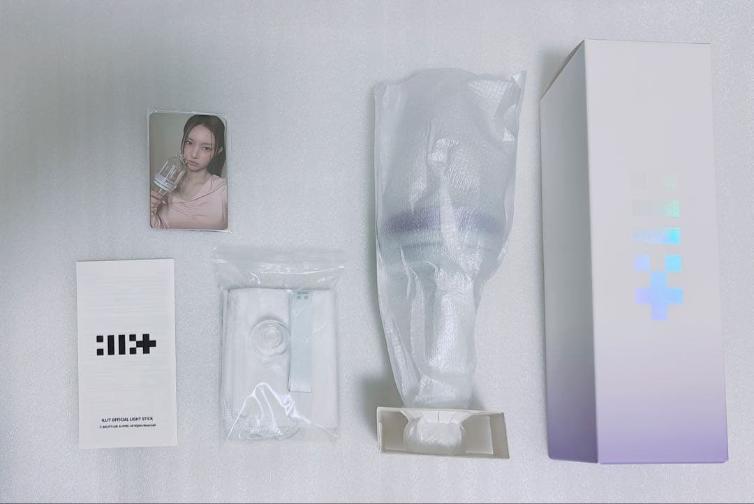 ILLIT ペンライト トレカ付き 【公式品】