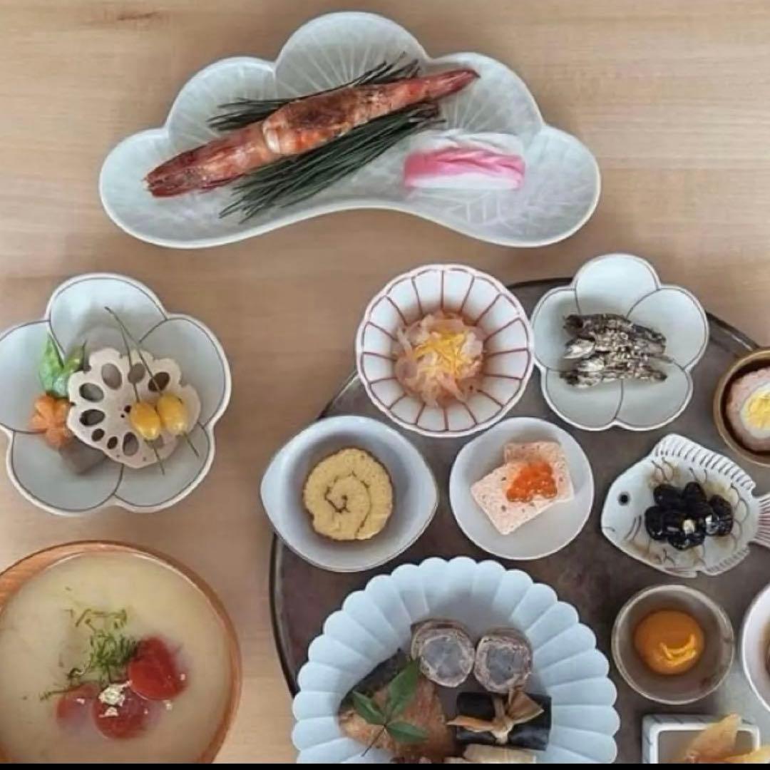 【新品】【大人気】有田焼幸楽窯　錦銀松葉形前菜皿　縁起物