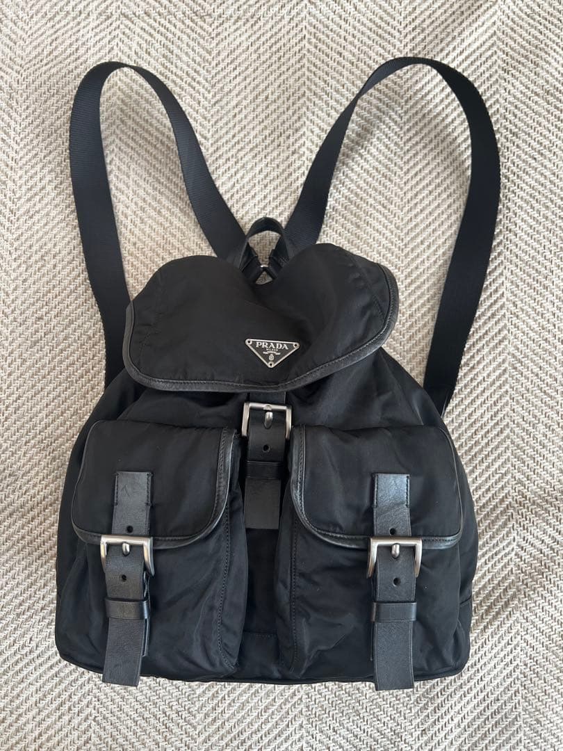 PRADA ナイロンリュック バック　黒　三角プレート