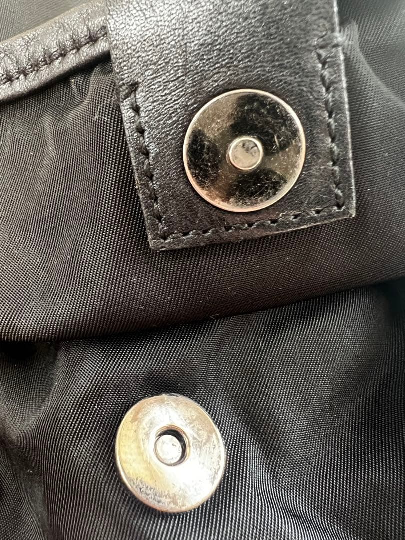 PRADA ナイロンリュック バック　黒　三角プレート