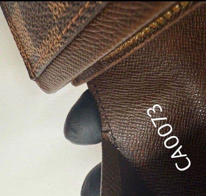 美品ルイヴィトンダミエ二つ折り財布レディースブラウン目立った傷や汚れなし送料無料