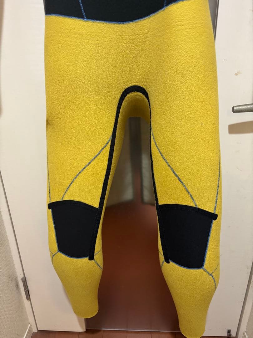 使用少なめ！　Hurley　セミドライ　チェストジップ　XLサイズ相当　日本製