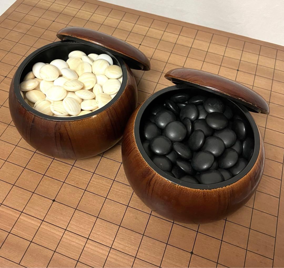 送料無料 碁盤 碁石 碁笥 蛤 35号 囲碁 木裏 ヘソあり 脚付き 約6寸