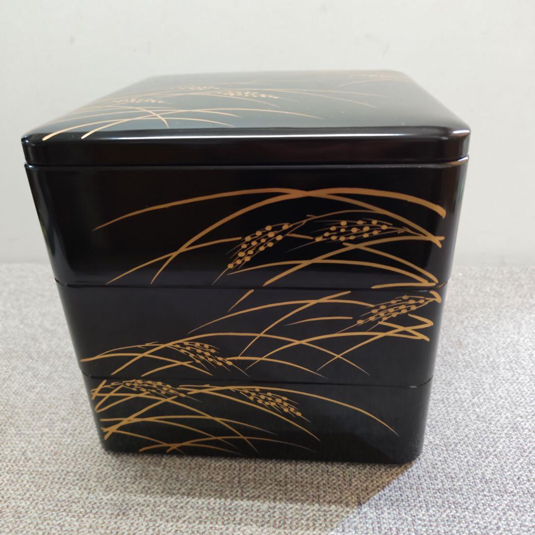 木製重箱 金色の稲の模様
