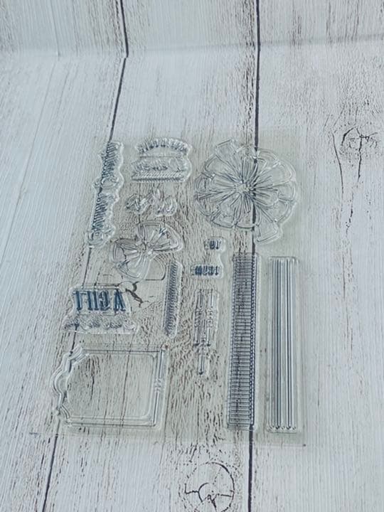 スタンピンアップ　BRING THE PRESENTS スタンプ&ダイセット