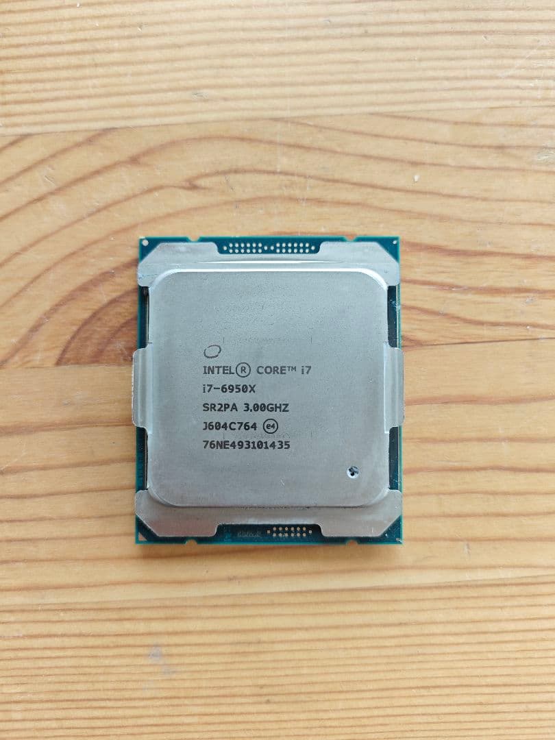 Intel Core i7-6950X 10コア/20スレッド