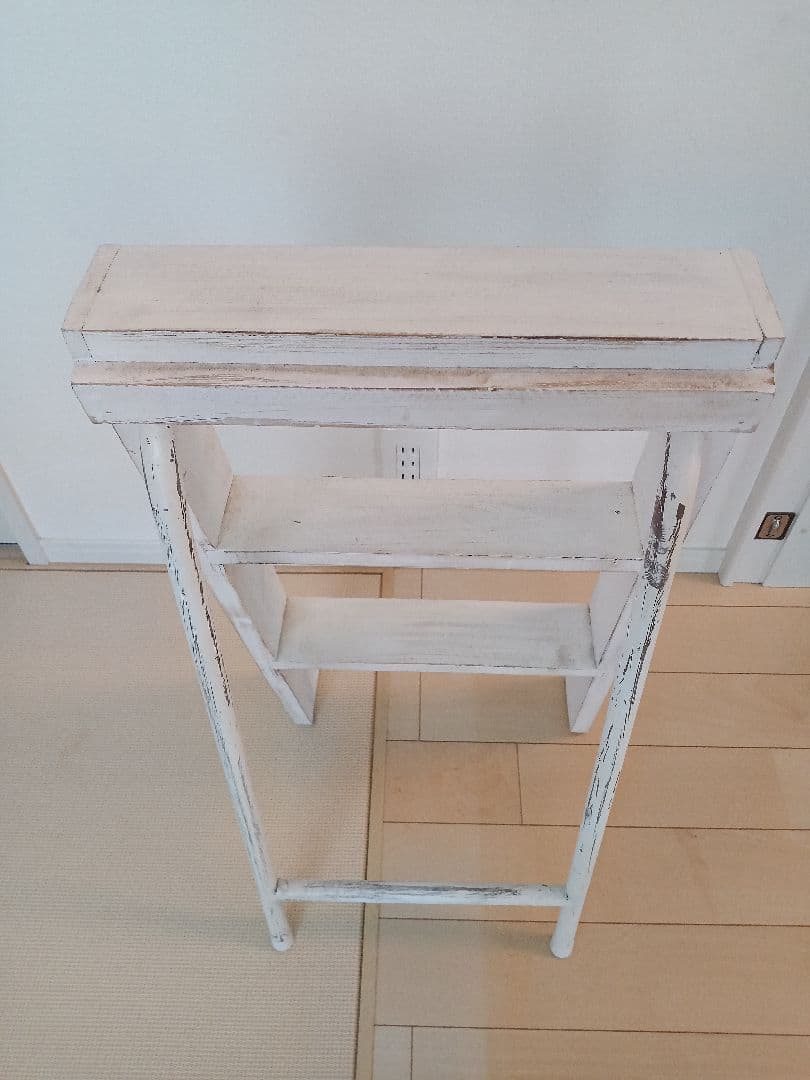 サリュ！ラダーシェルフ