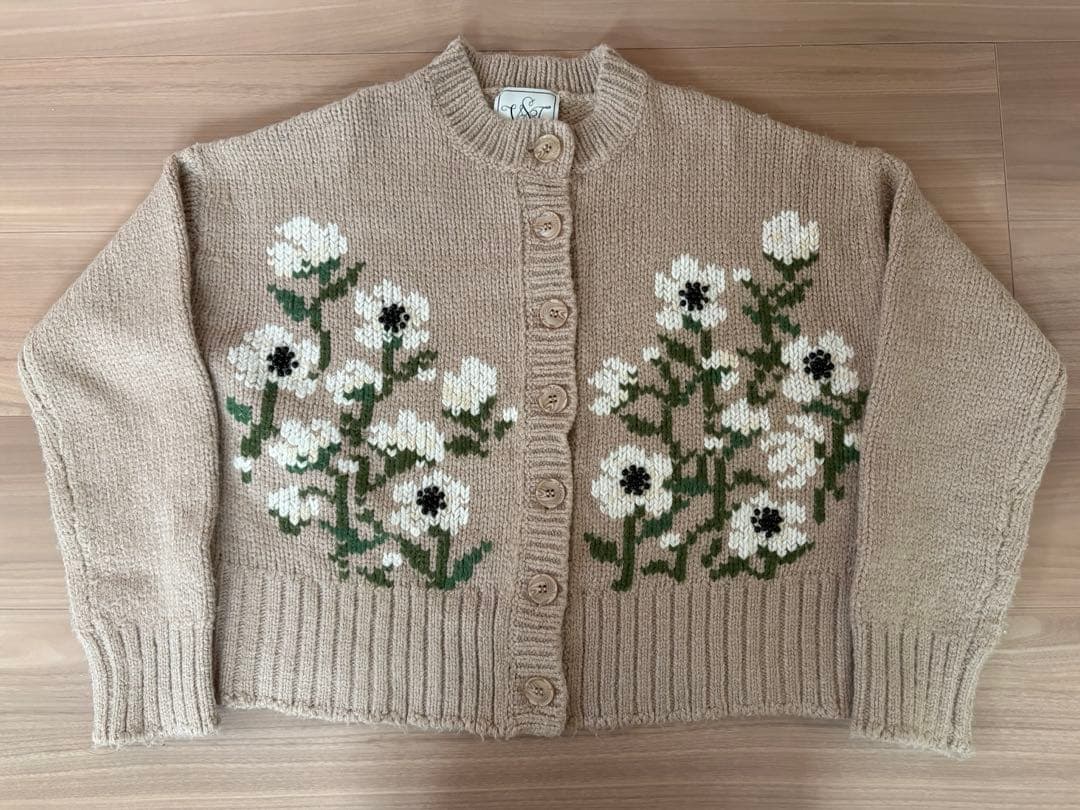seventen フラワー刺繍ニットカーディガン(ベージュ)