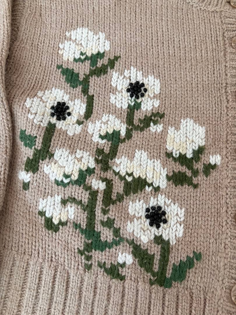 seventen フラワー刺繍ニットカーディガン(ベージュ)