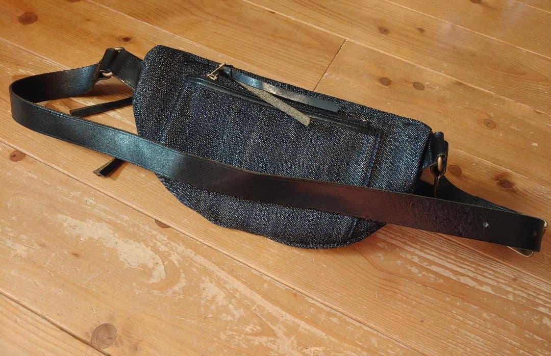 ビーズ屋公ちゃん。 スタルディーボディーバッグ S 美品